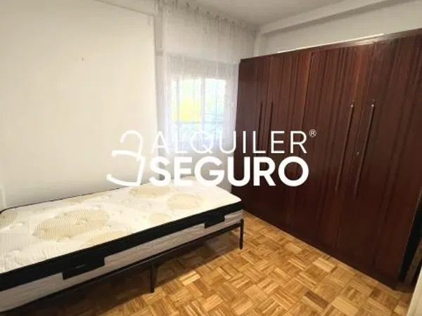 Piso en Calle de la Bureba - Foto 11