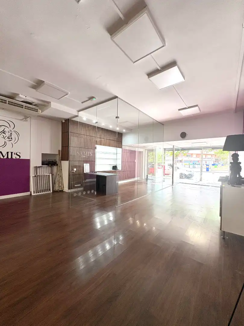 Local comercial en  Avinguda de Josep Tarradellas 96 - Foto 6