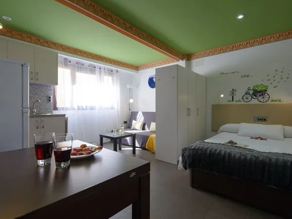 Estudio en calle San Juan de los Reyes, 22