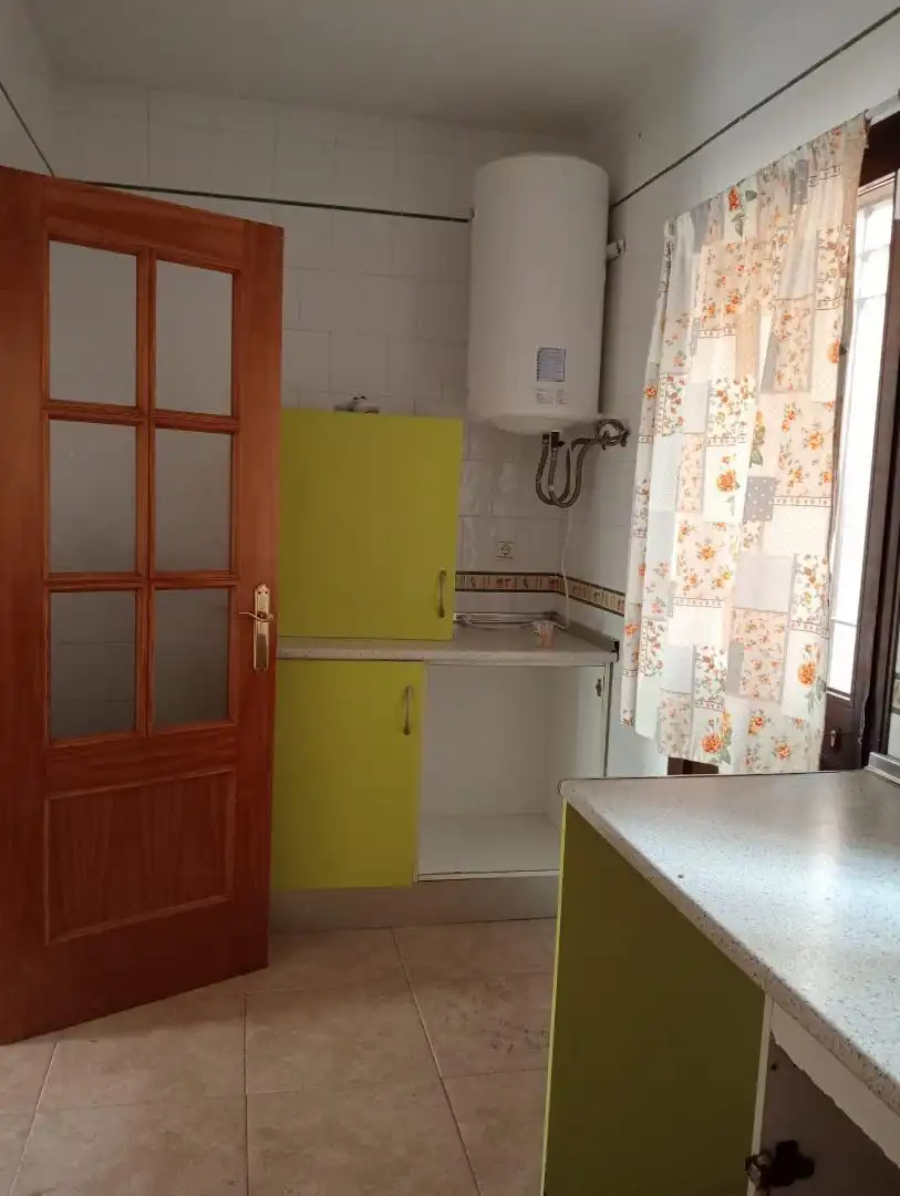 Casa adosada en  Calle Virgen de Lourdes 11 - Foto 5