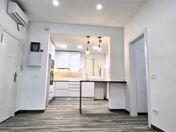 Piso en  Carrer de Concepción Arenal 144 - Foto 5
