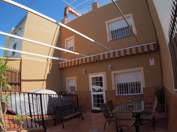 Chalet adosado en Calle 28 de Febrero s/n - Foto 14