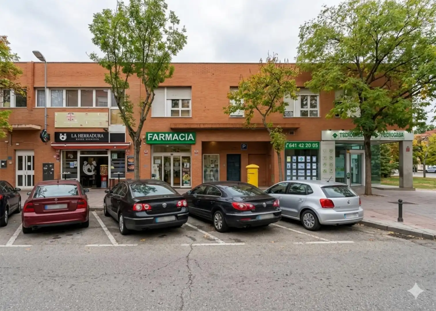 Piso en  Avenida Cristóbal Colón 18 - Foto 1