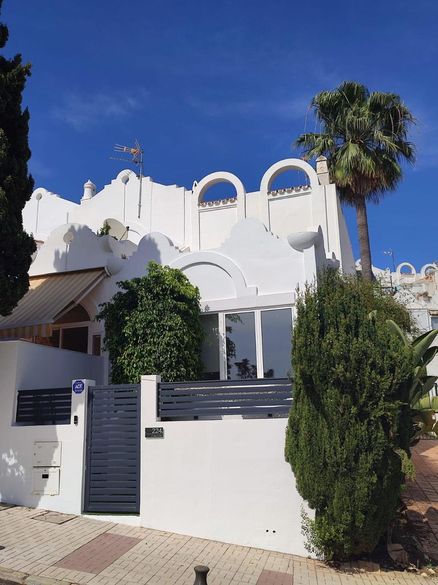 Chalet pareado en avenida Benajarafe, 224 - Foto 1