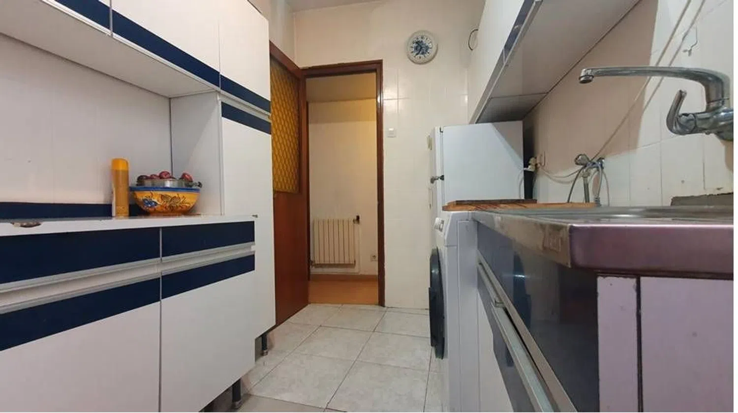 Piso en calle de Santa Casilda, 9 - Foto 2