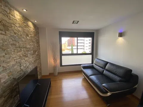 Piso en calle de Sodio, 1