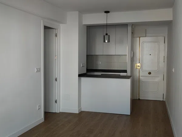 Piso en plaza de Padrón, 6