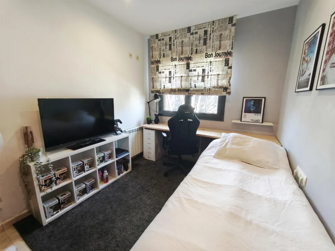 Casa adosada en  Carrer de Rector de Vallfogona 51 - Foto 17