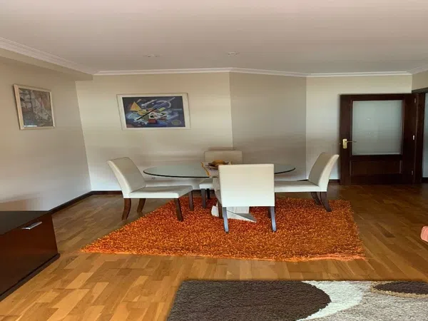 Piso en calle Emilia Pardo Bazán, 114