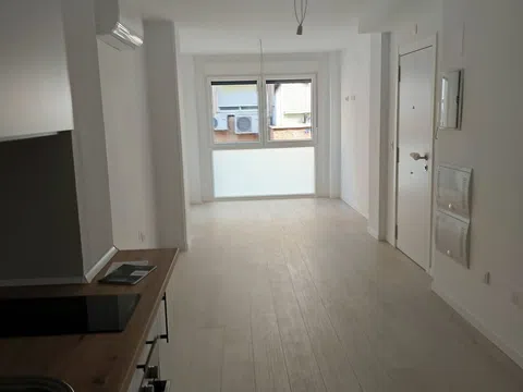 Estudio en calle Mendívil, 25