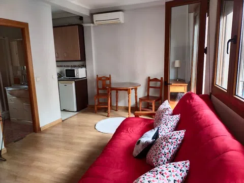 Estudio en calle Milagro, 10