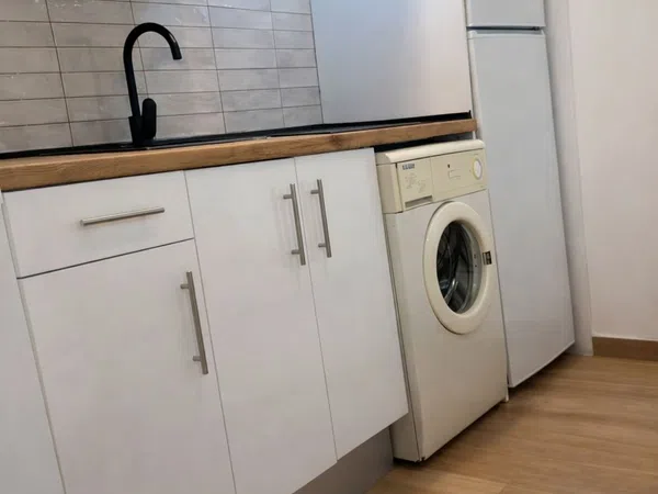 Estudio en avenida de la República Argentina, 8 - Foto 3