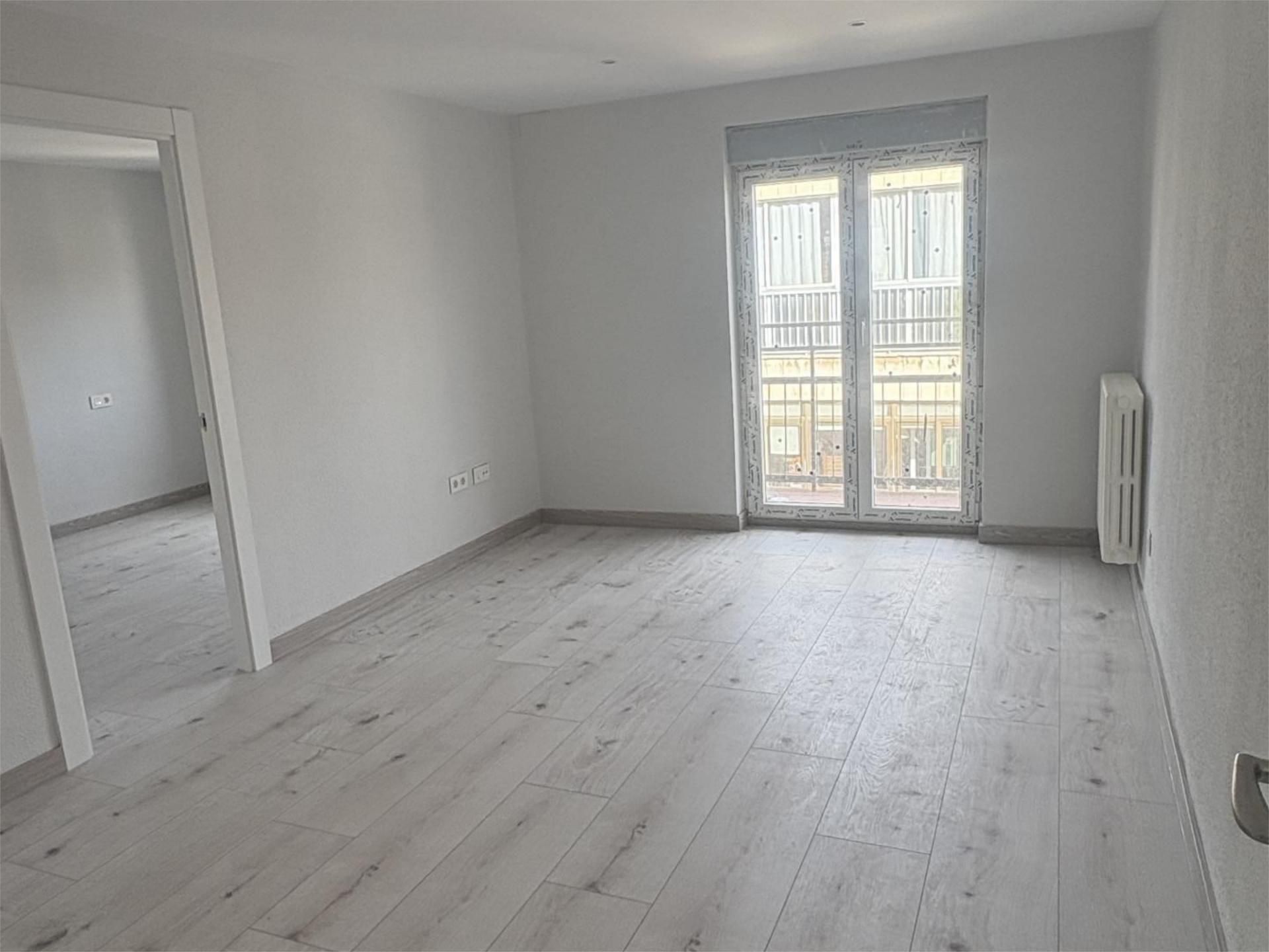 Piso en calle Paseo Canalejas 75-77