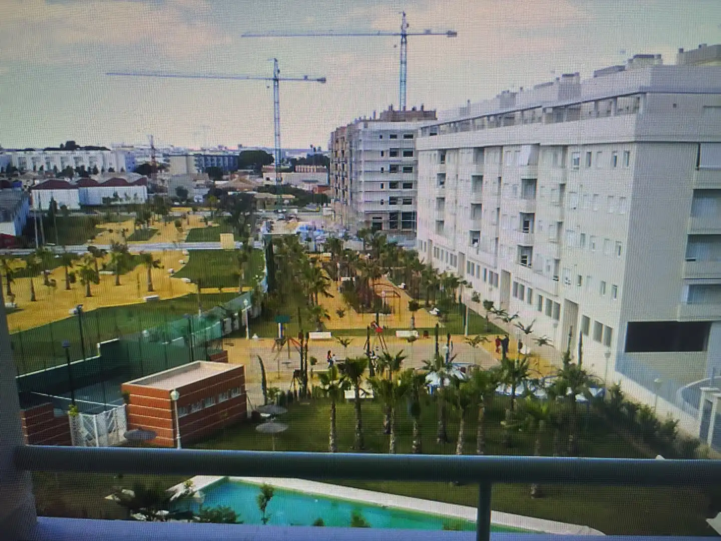 Piso en  Avenida Jose Manuel Caballero Bonald 1 - Foto 3