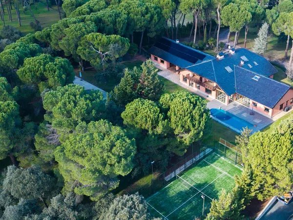 Casa independiente en Urb. las encinas Barrio Monteclaro