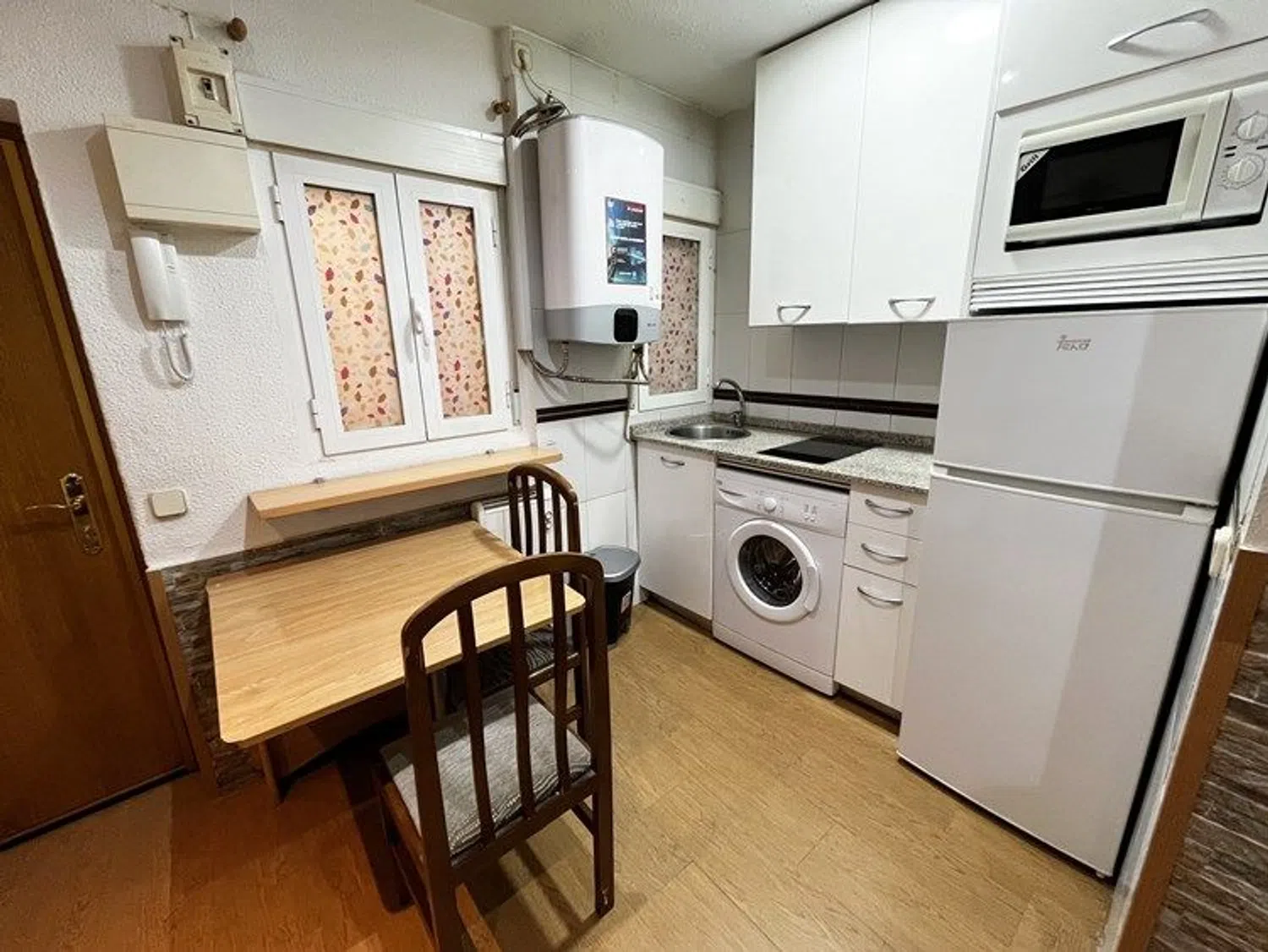 Piso en calle de Jesús y María, 34 - Foto 1