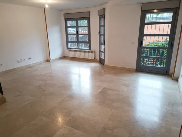 Chalet adosado en calle Ana Mariscal, 12
