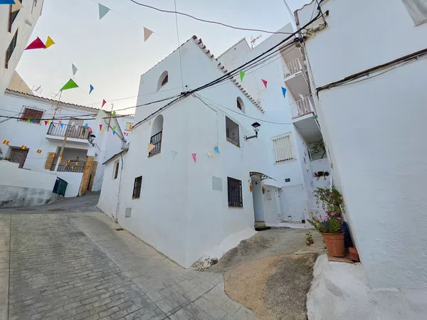 Chalet pareado en calle Mártires, 21