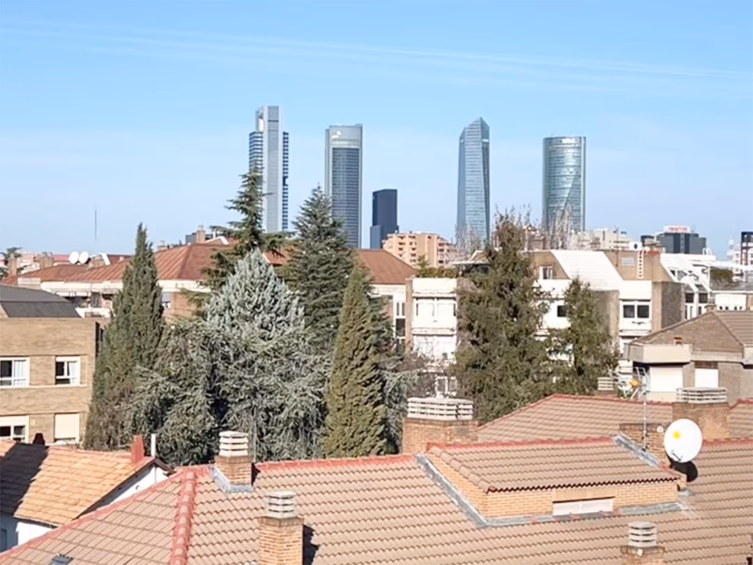 Piso en  Calle de Añastro 9