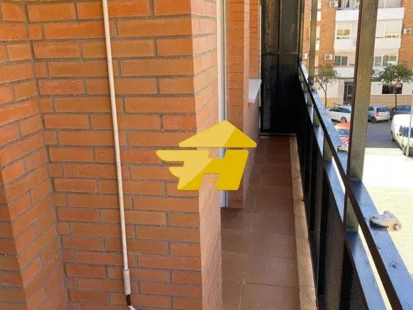 Piso en Calle Escritor Almeida Garret - Foto 3