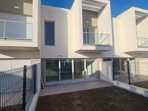 Chalet adosado en calle Derechos Civiles, 2
