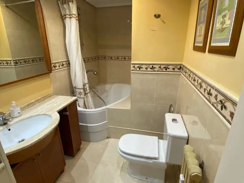 Apartamento en  Calle Pintor Zubiri 4 - Foto 2