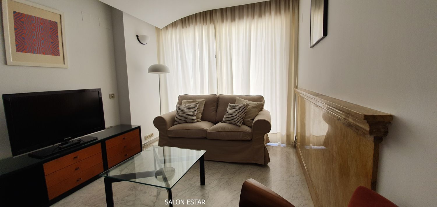 Piso en calle Reyes Católicos, 7 . 4º C - Foto 2