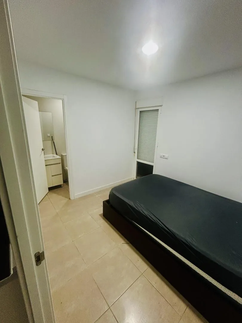 Piso en  Carrer Esperidion Porta Requesens 72a - Foto 3