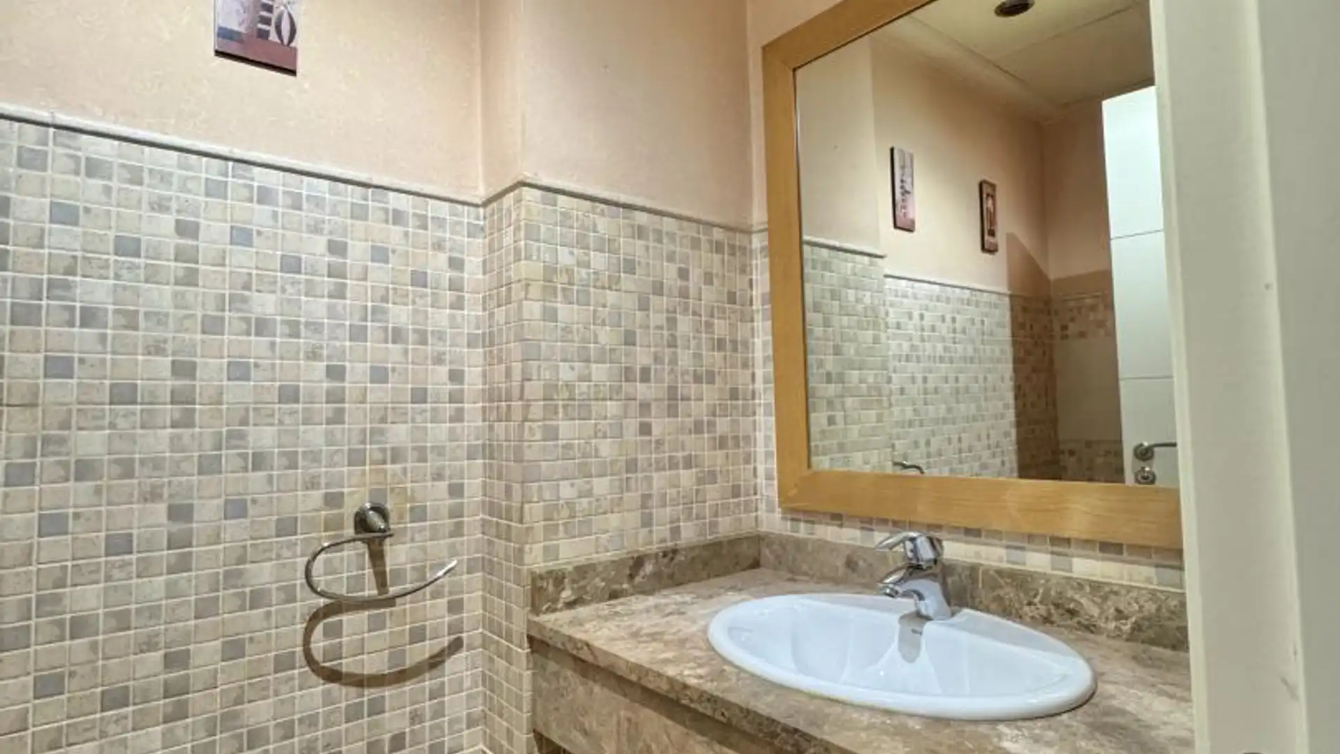 Casa adosada en  Calle Pepa Flores Marisol 30 - Foto 5