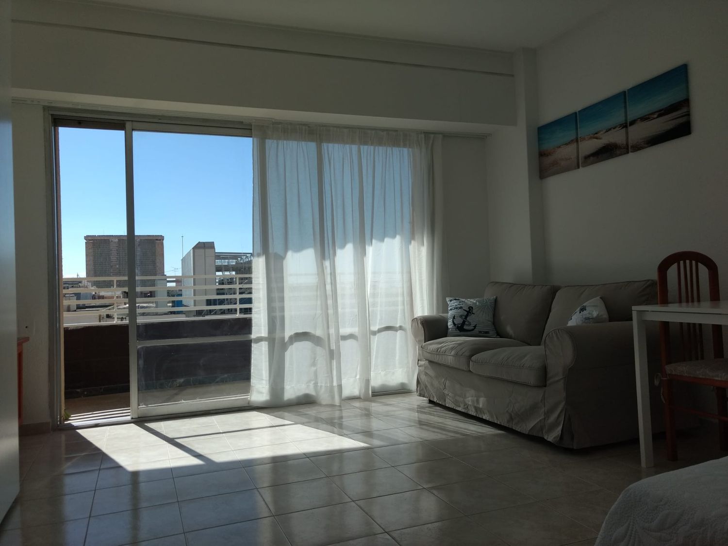 Estudio en calle Poeta Vila y Blanco, 4