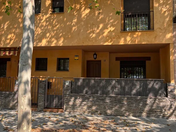 Chalet adosado en Calle Ciudad de Bron, 13 - Foto 1
