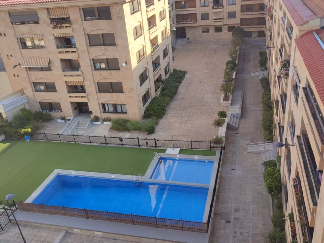 Piso en  Avenida de Italia 14