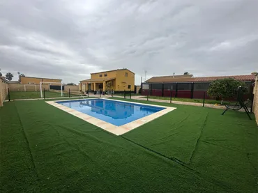 Chalet en  Avenida Utrera 190 - Foto 1