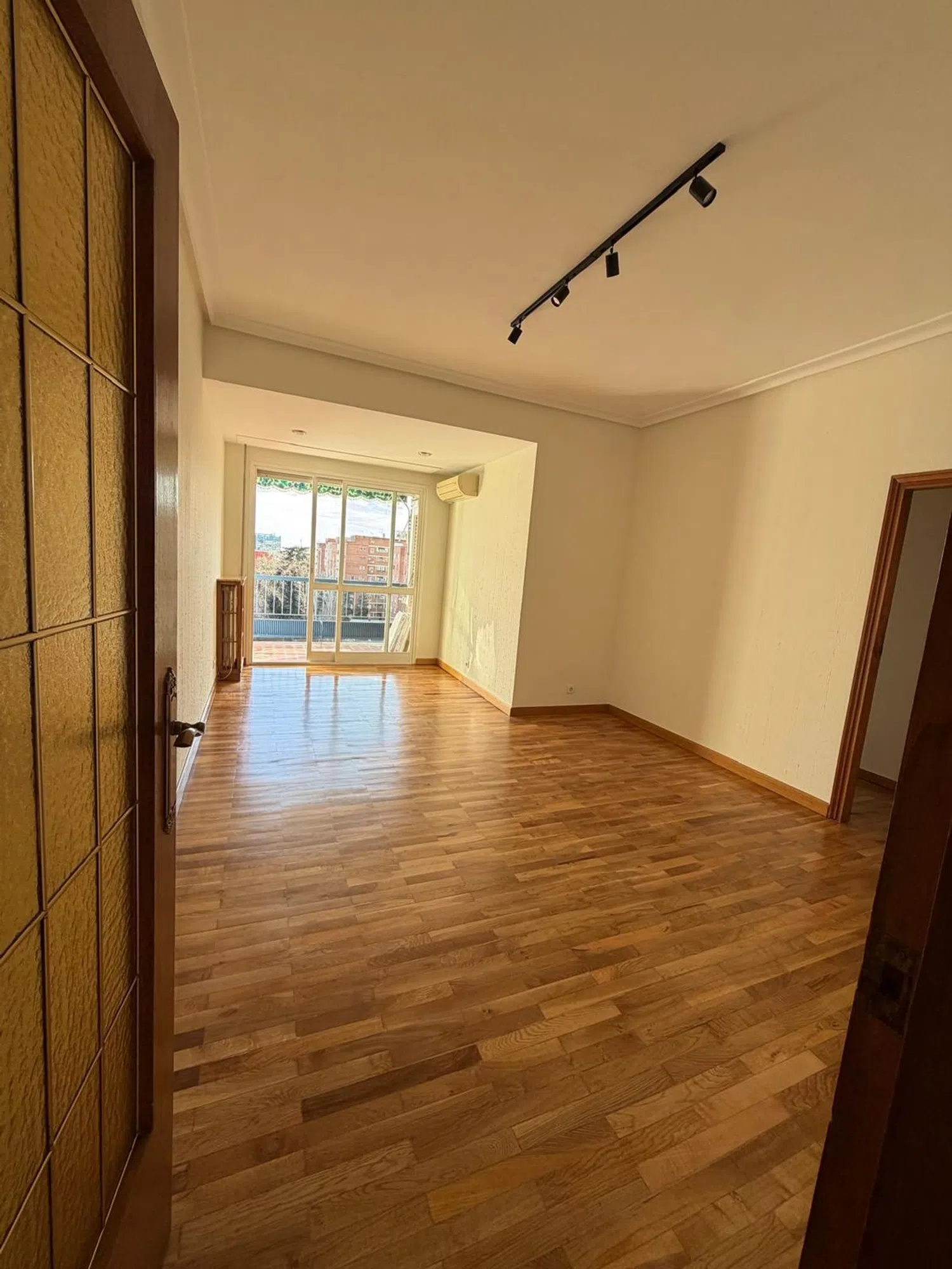 Piso en avenida de Filipinas, 50