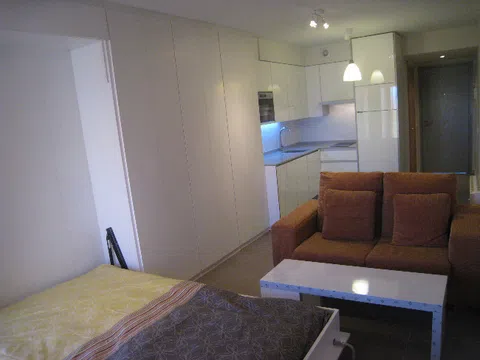 Estudio en calle de Puente la Reina, 39