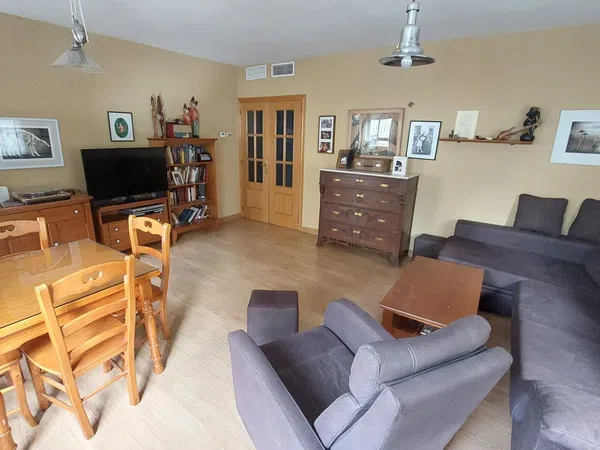 Piso en calle Reñidero de Gallos, 1 - Foto 1