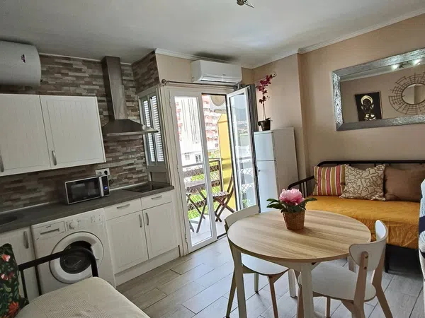 Estudio en calle las Naciones, 6