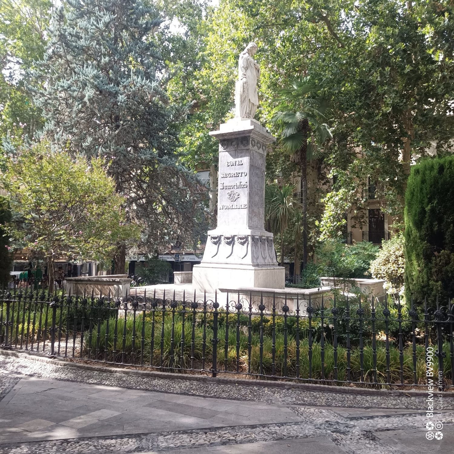 Piso en plaza de Mariana Pineda, 7