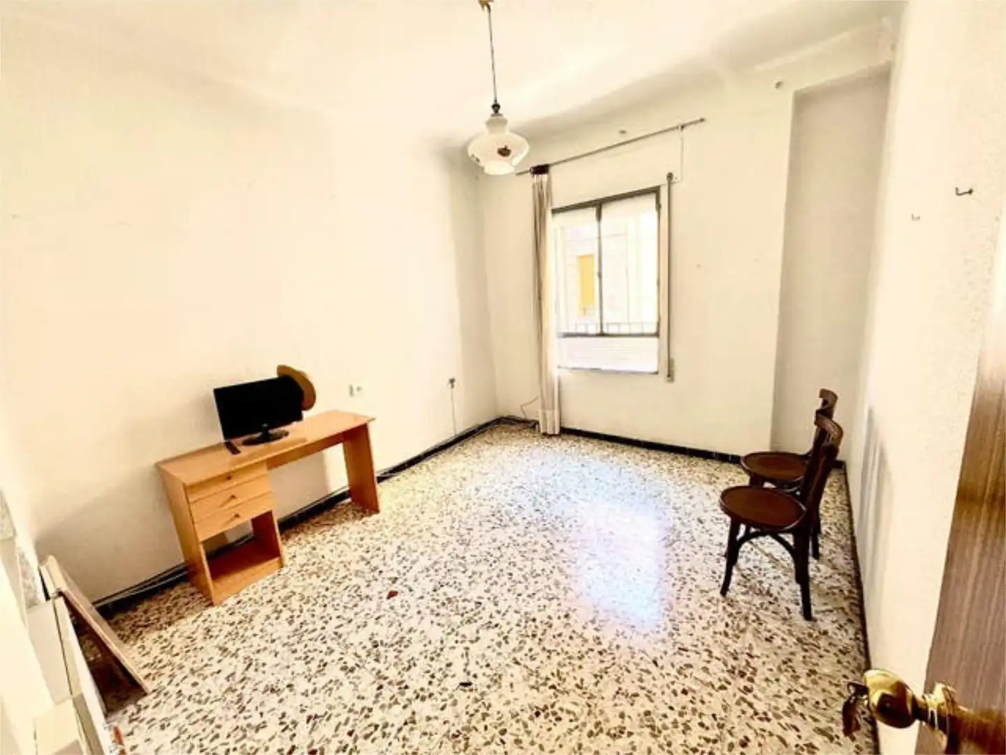 Piso en Centro. Cerca de Ayuntamiento. - Foto 8