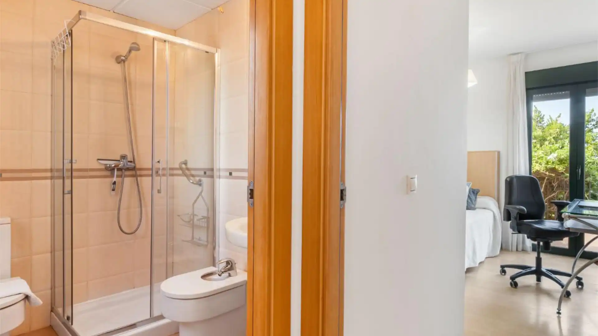 Casa adosada en  Calle Teodosio 12 - Foto 32