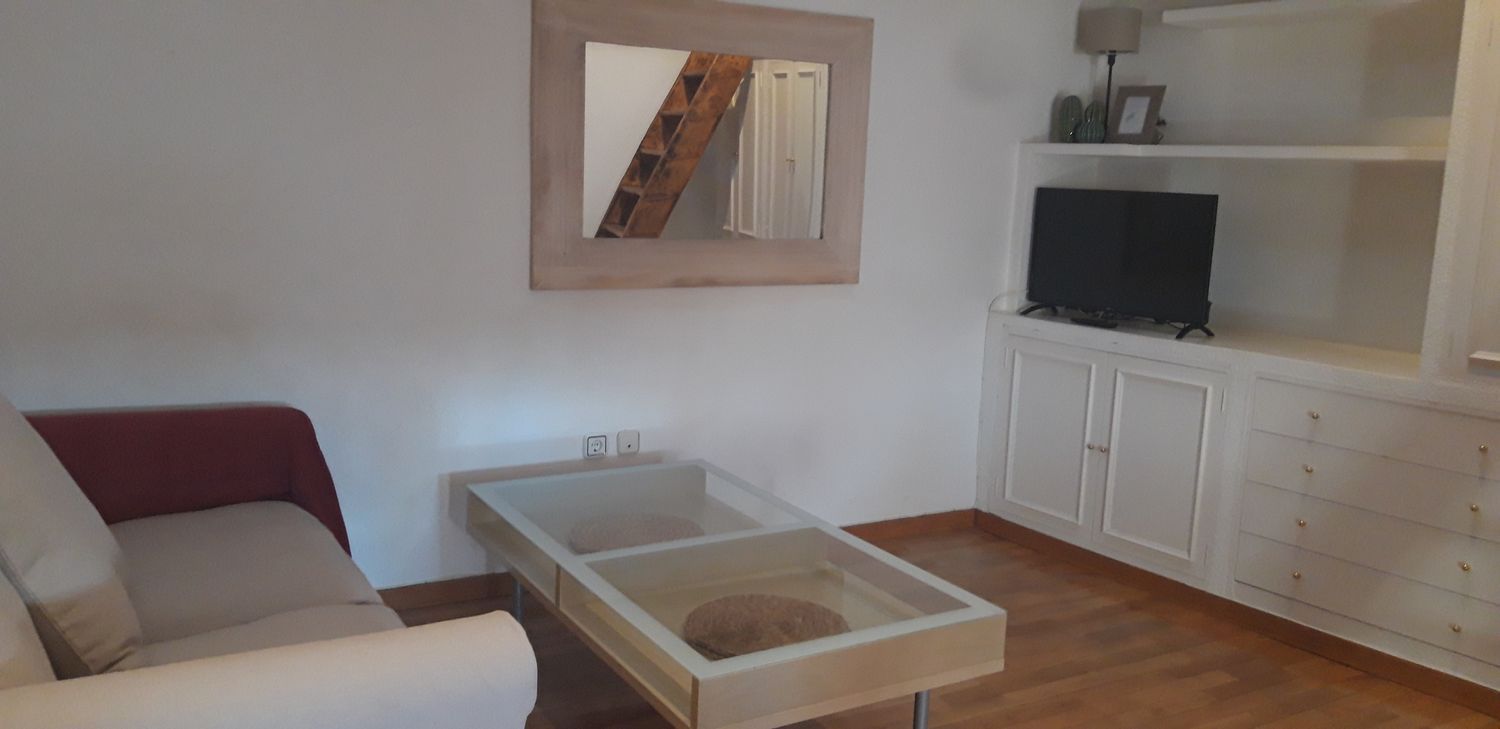 Estudio en calle de Pelayo, 55 - Foto 1