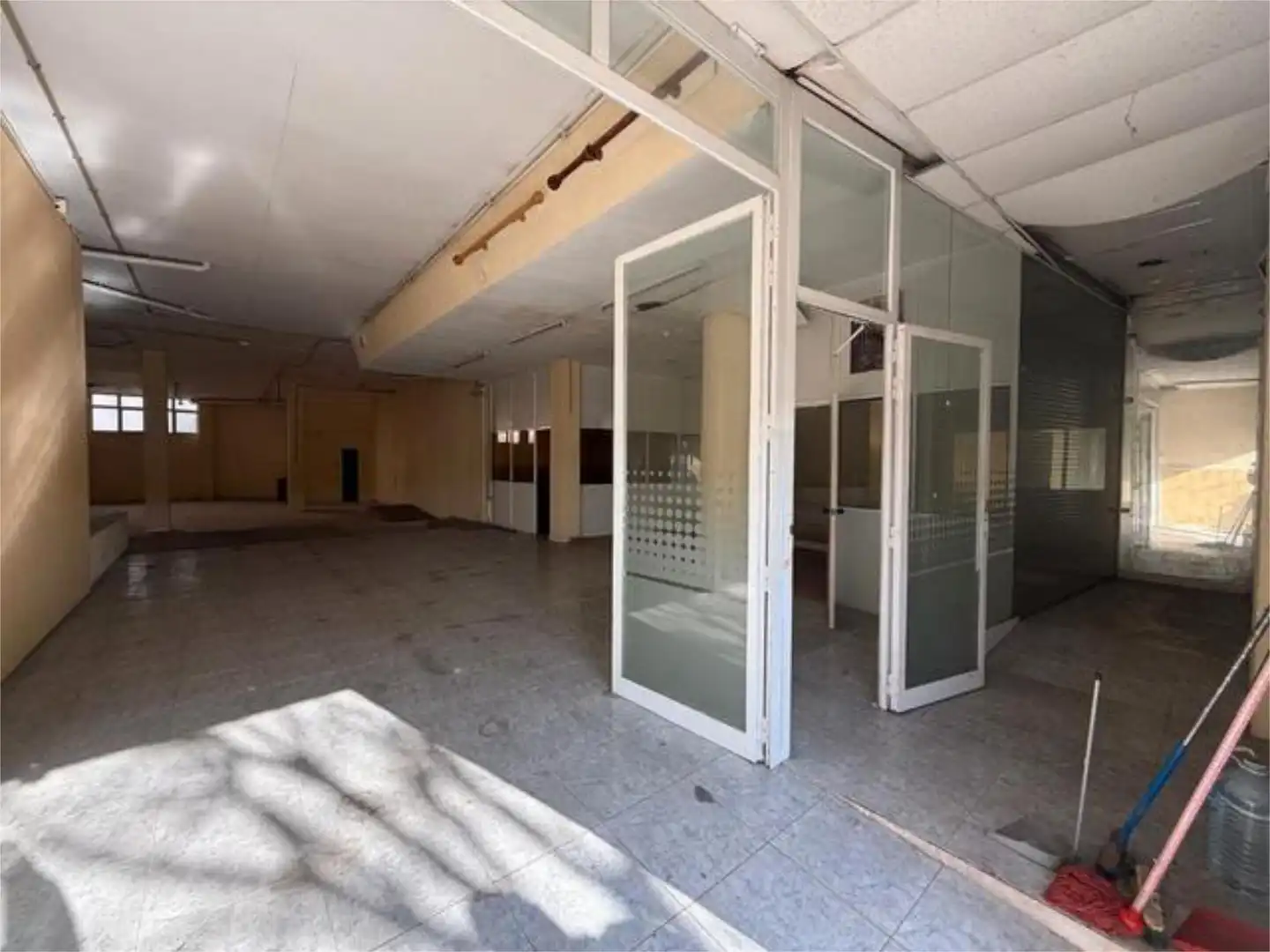 Local comercial en gavarra - Foto 1