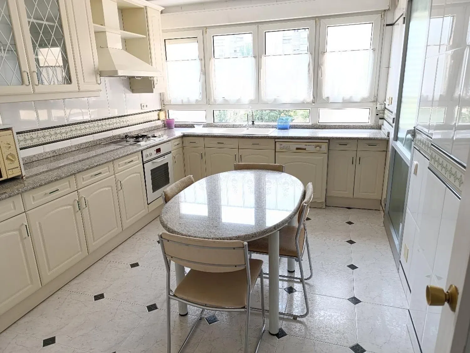 Piso en calle de Fermín Caballero, 56 - Foto 9