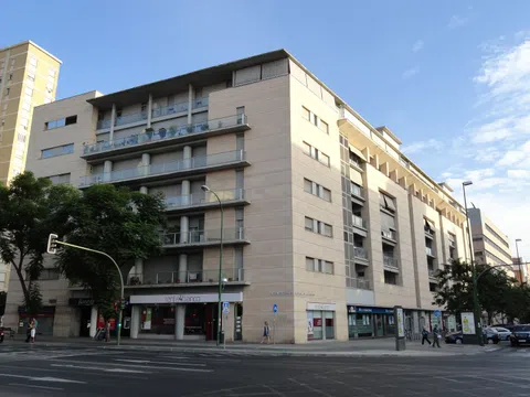 Piso en avenida de la Buhaira, 13