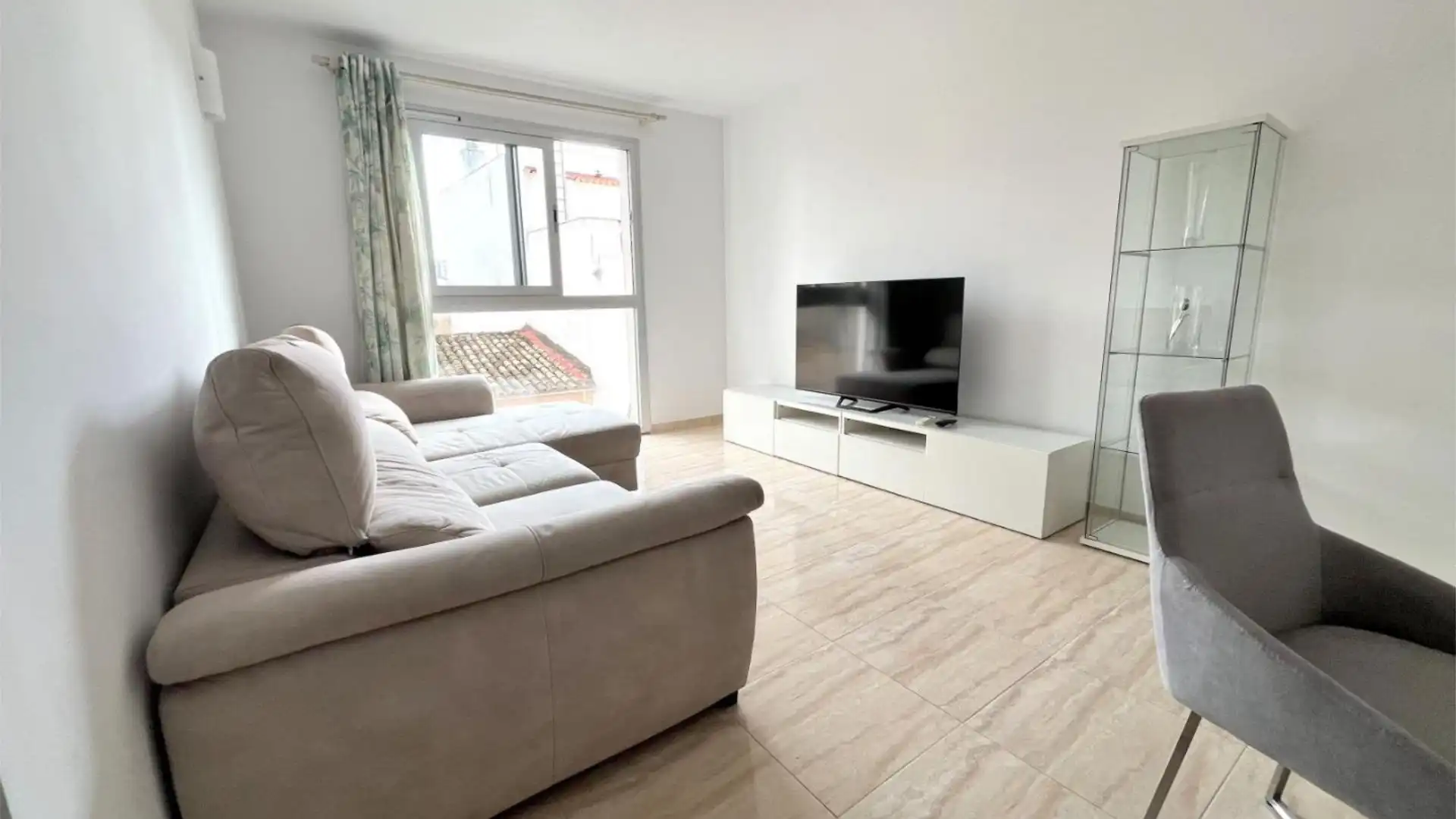 Piso en  Carrer del Pare Guillem Vives 4 - Foto 1