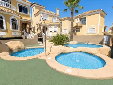 Casa adosada en Villamartín, Orihuela Costa. - Foto 2