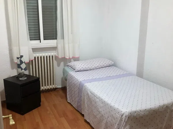 Piso en Calle Pico de los Artilleros, 152, Vinateros - Foto 1