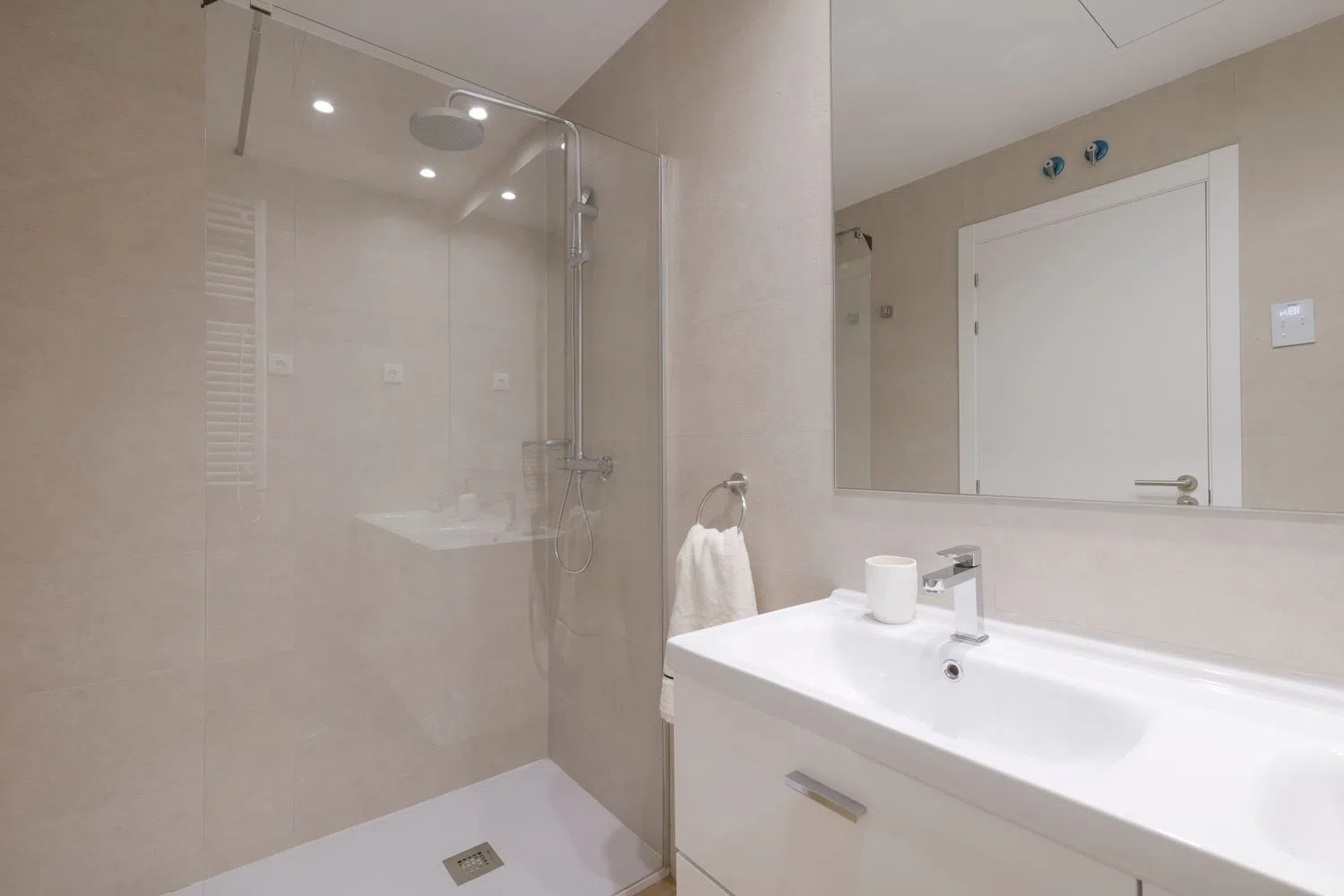 Piso en calle Casimiro Mahou Bierhans, 27 - Foto 16