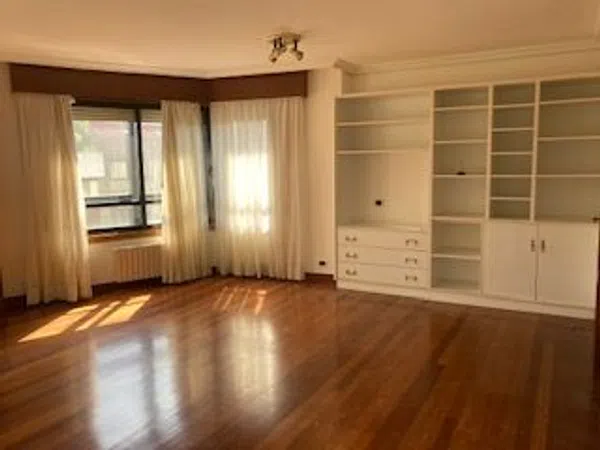 Piso en calle de Álvaro Cunqueiro, 15 - Foto 3