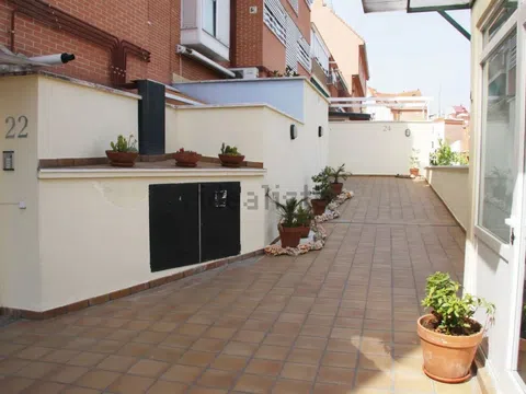 Piso en calle del Aligustre, 24